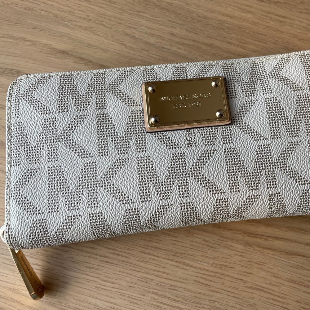 Michael Kors Jet Set Continental Wallet - White/Gold